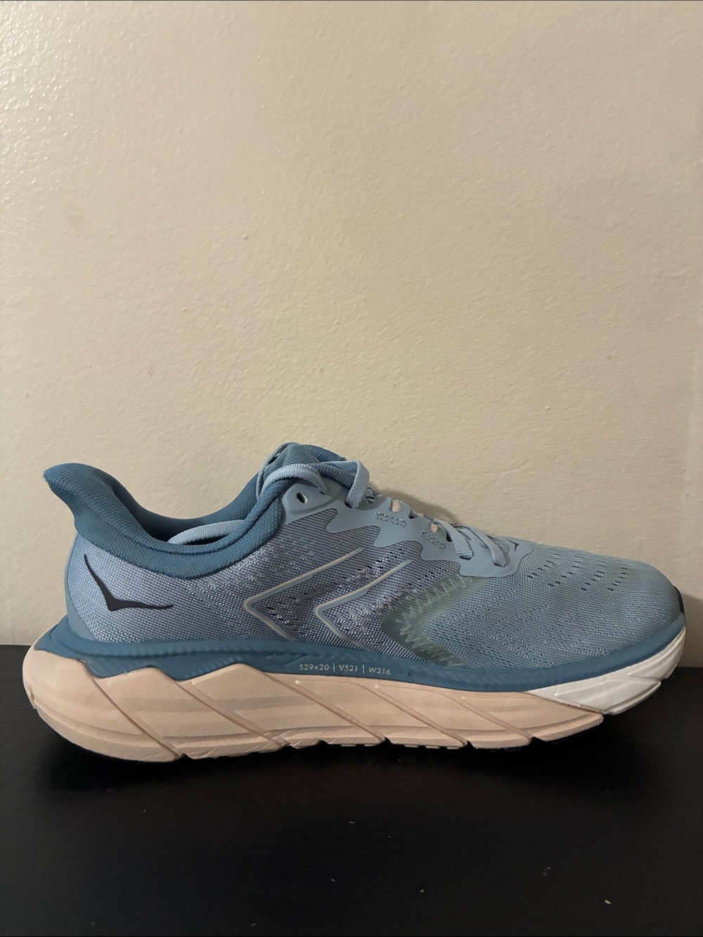 Hoka One One Arahi 5 stability running shoes size 8B - Picture 2 of 10